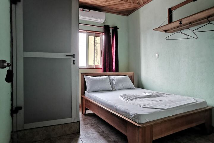 Room 4 of 24