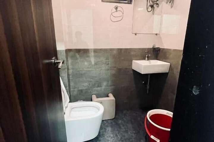 Room 18 of 19