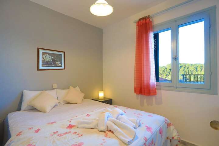 Room 9 of 25