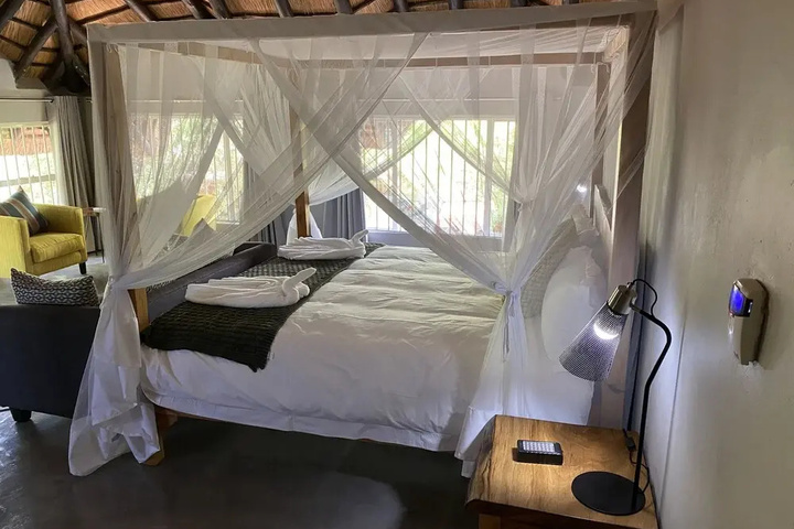 Room 6 of 27
