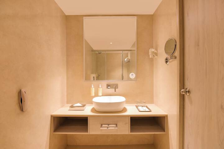 Room 44 of 62