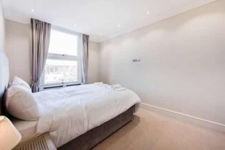 Bright & Modern 2bed in Earls Court
