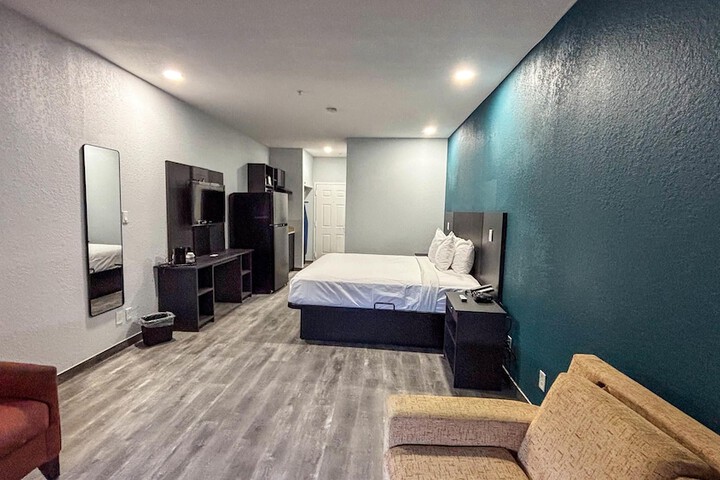 Room 44 of 101