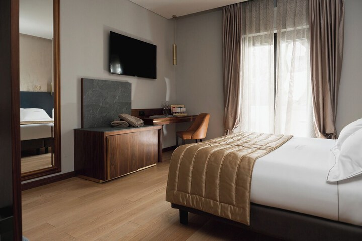 Room 37 of 97