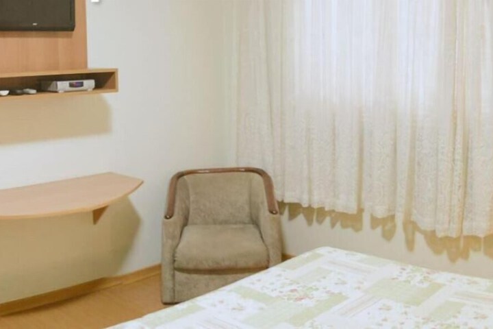 Room 12 of 25