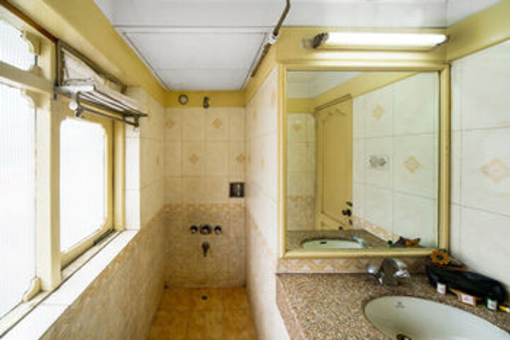 Room 3 of 16