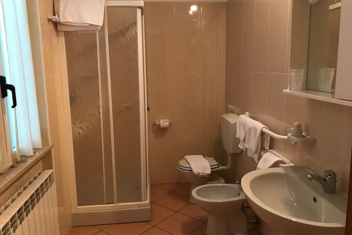 Room 29 of 64