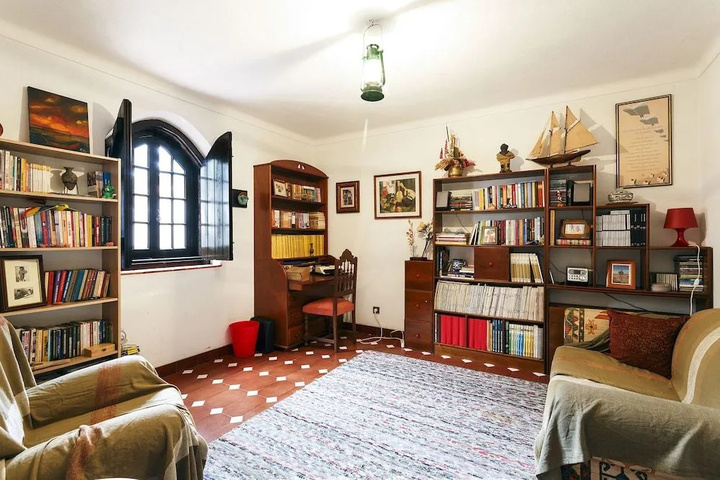 Room 9 of 14