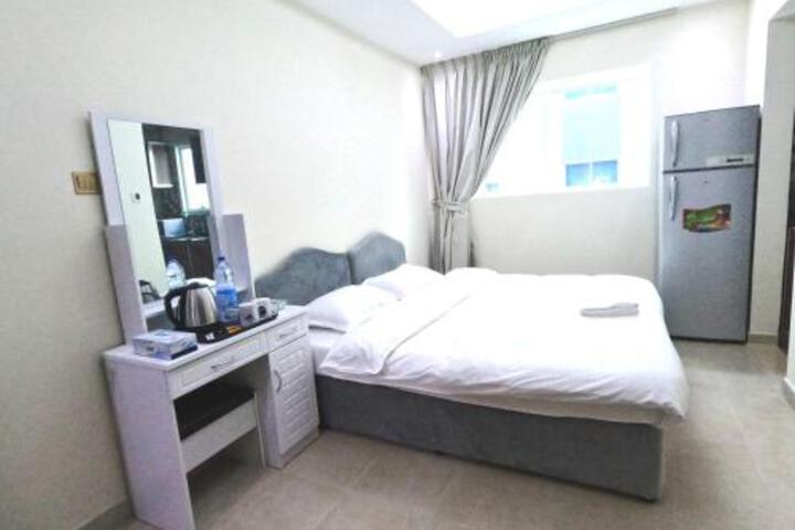 Room 11 of 28