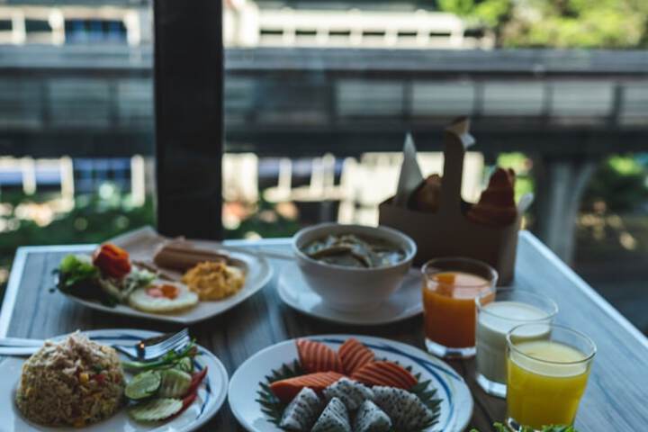 Breakfast/Coffee Service 76 of 105