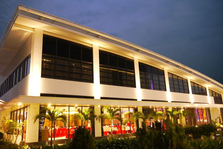 Hotel 53 of 58