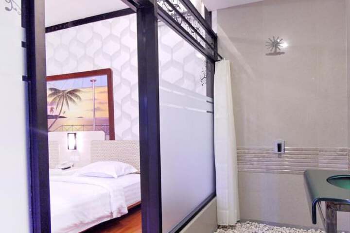Room 26 of 55