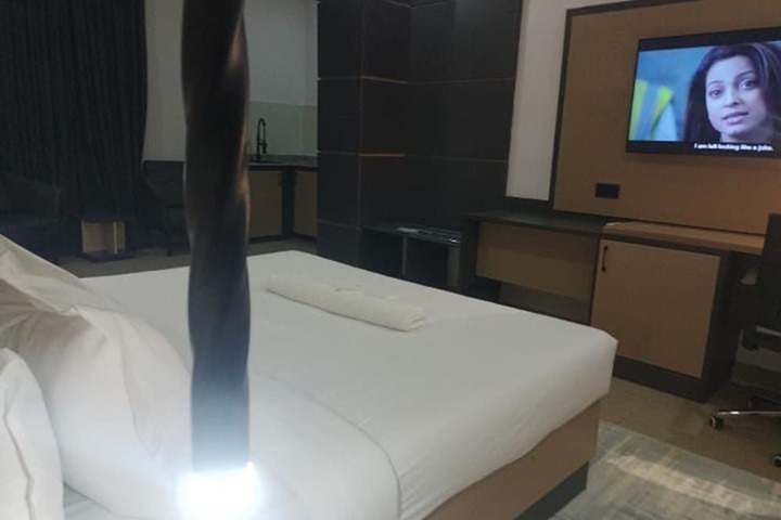 Room 16 of 52