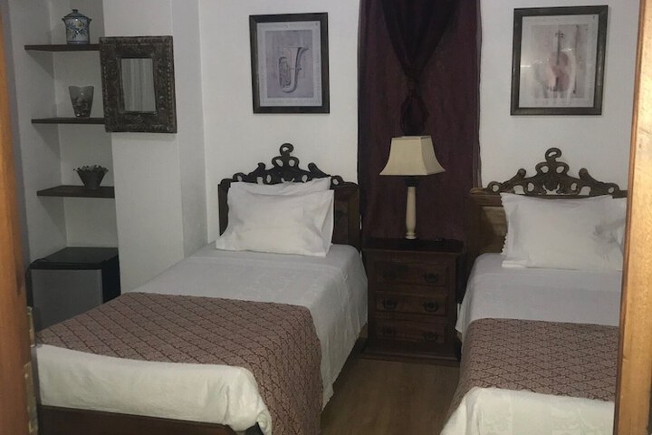 Room 35 of 98