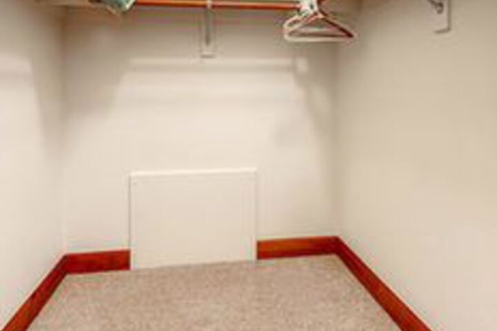Room 83 of 166