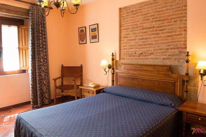 Room 5 of 72