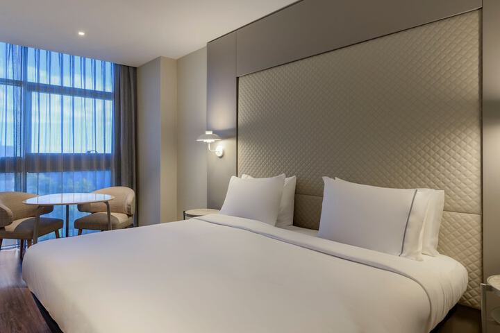 Room 10 of 49