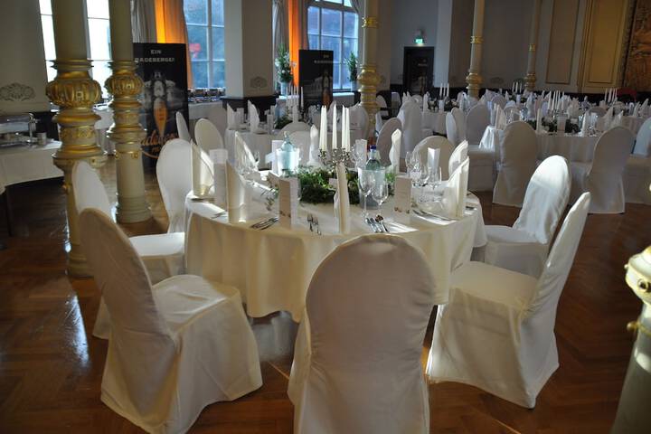 Ballroom/Hall 27 of 37
