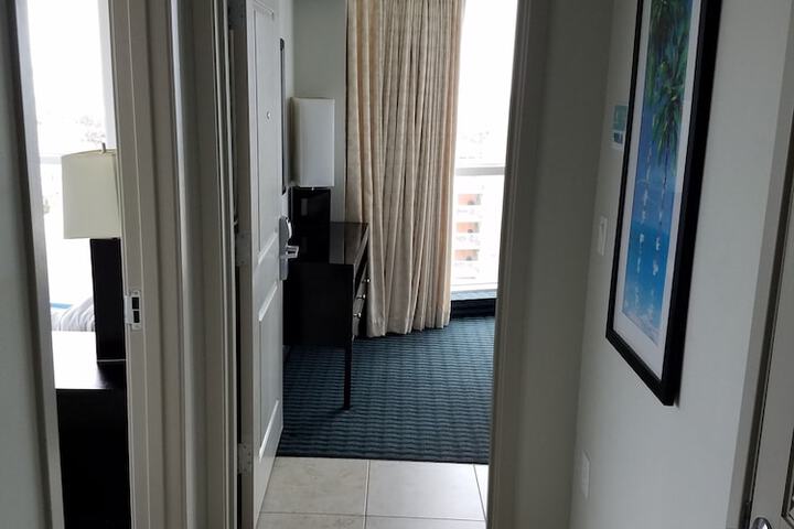 Room 19 of 190