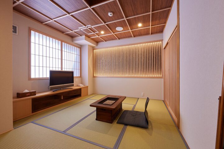 Room 15 of 42