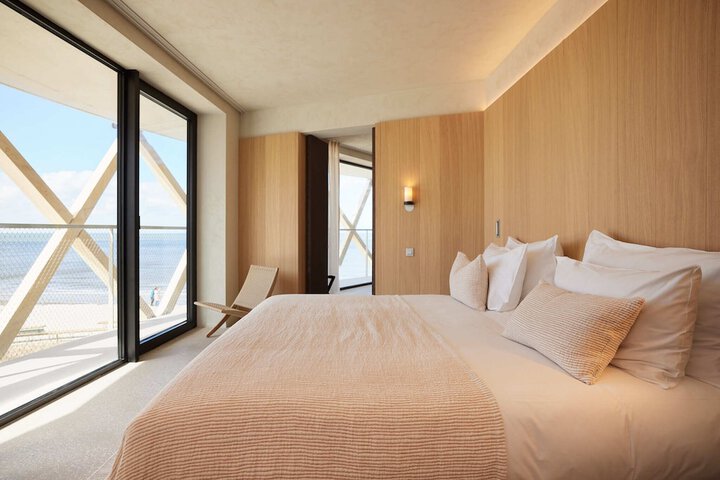 Room 12 of 62
