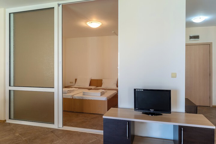 Room 8 of 65