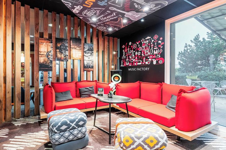 Guest Lobby