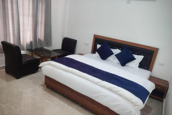 Hotel Midway Inn
