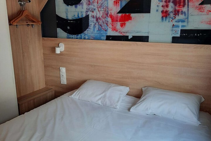 Room 15 of 44
