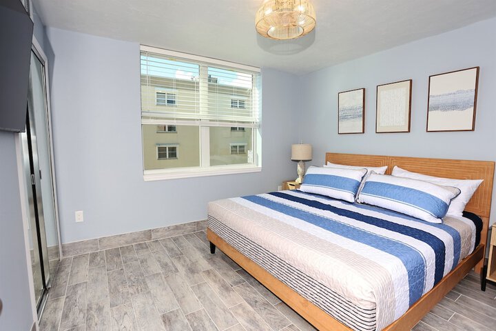 Room 12 of 169