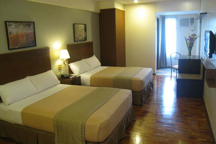 Room 9 of 53