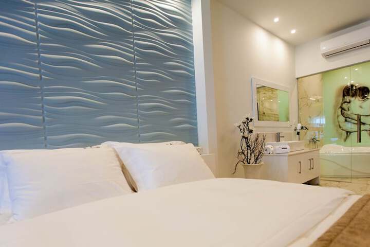 Room 5 of 97