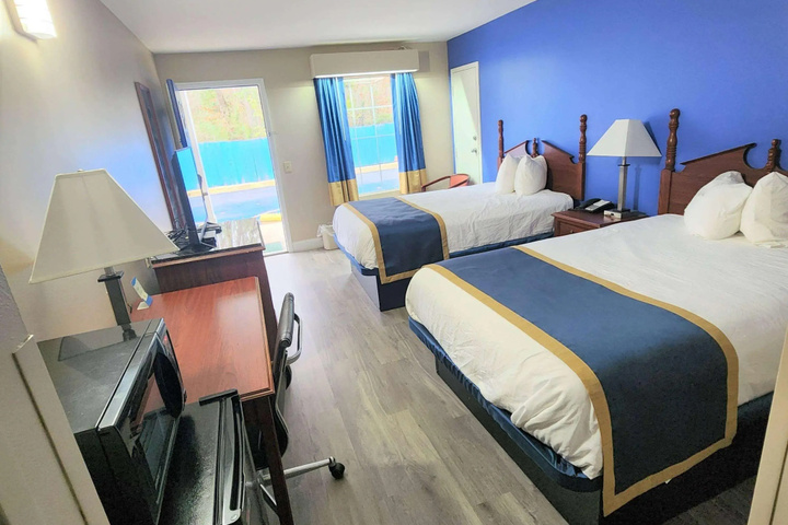 Room 4 of 13