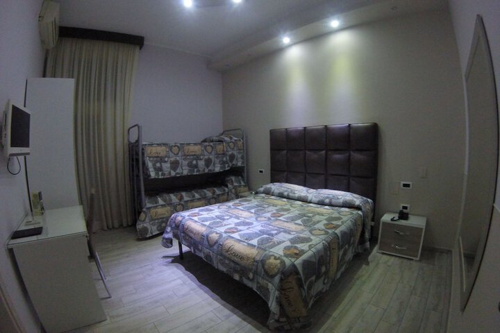 Room 7 of 39