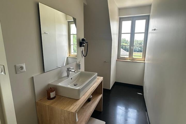 Room 65 of 109