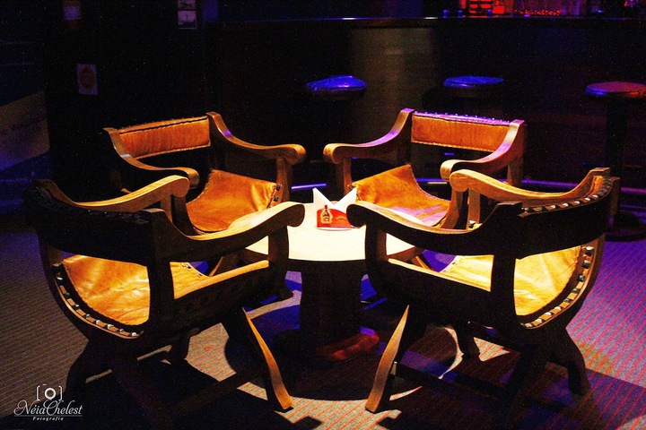 Lounge 72 of 100