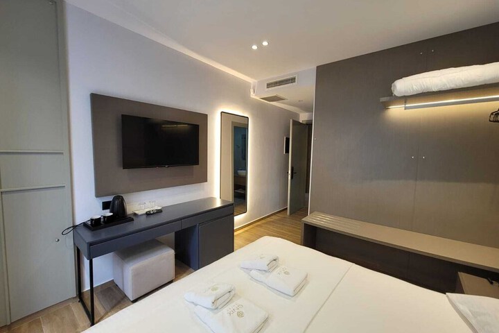 Room 6 of 54