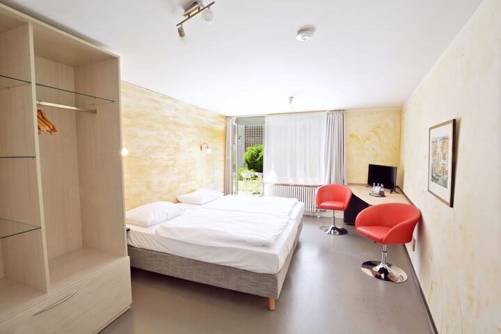Room 5 of 81