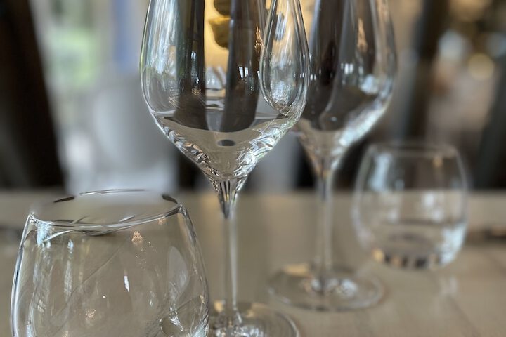 Dining 26 of 48