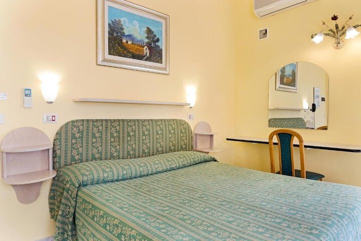 Room 8 of 29