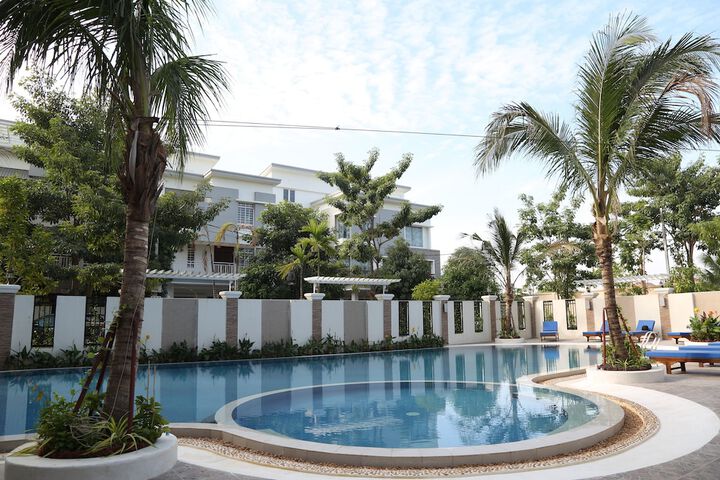 Pool 17 of 28