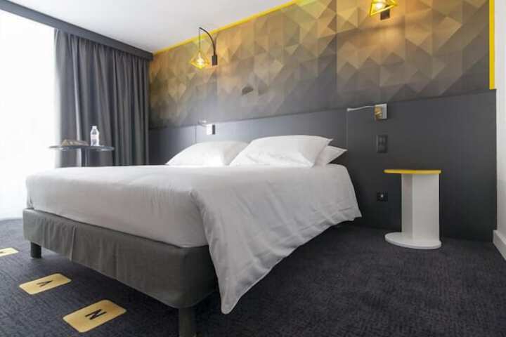 Room 6 of 52
