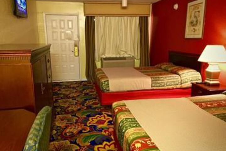 Room 4 of 17