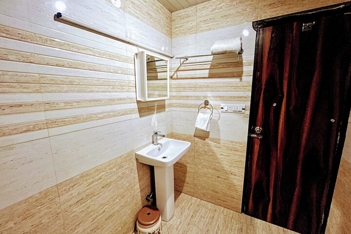 Room 16 of 43