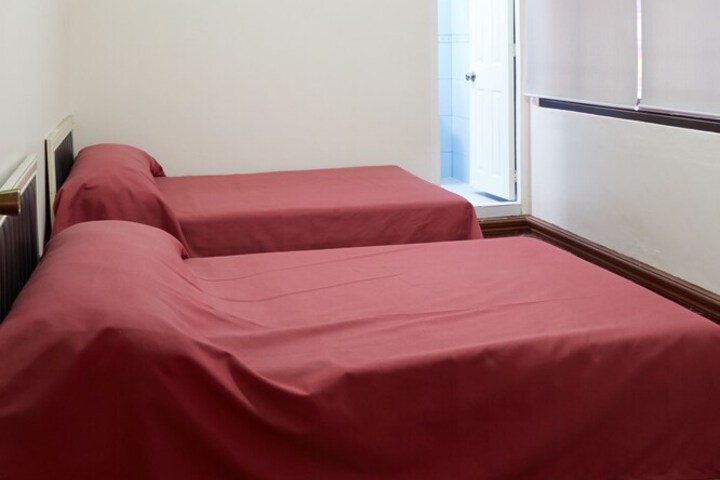 Room 15 of 38