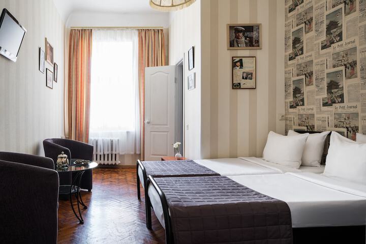 Room 5 of 48