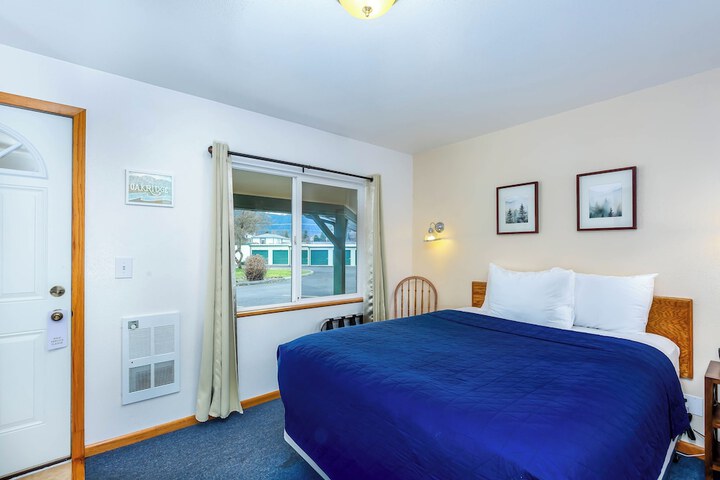 Room 11 of 30