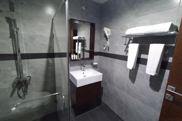 Room 12 of 15