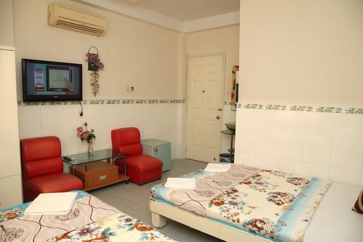 Room 5 of 17