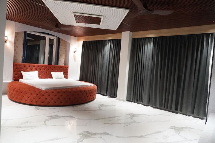 Room 30 of 60